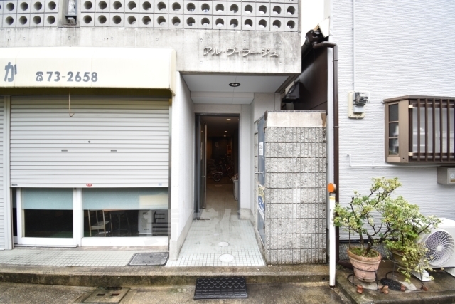 建物エントランス