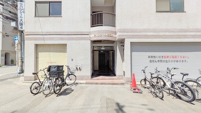 建物エントランス