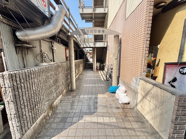 建物エントランス