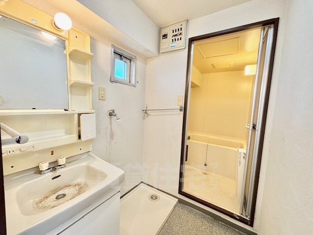 シャワールーム