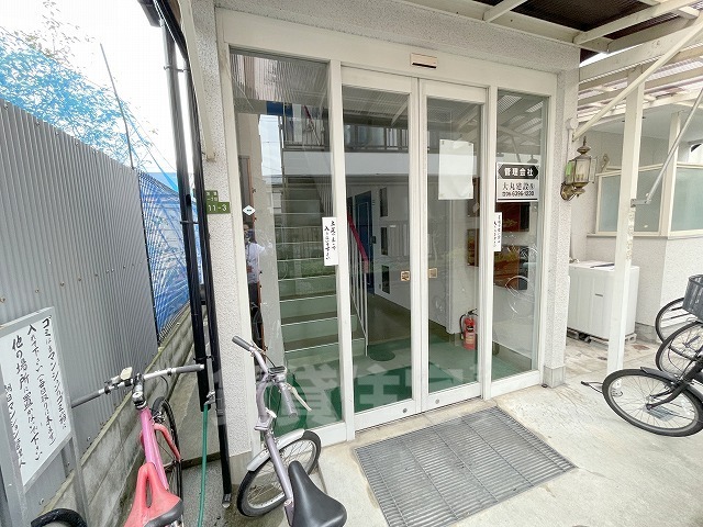 建物エントランス