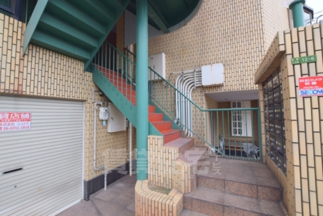 建物エントランス