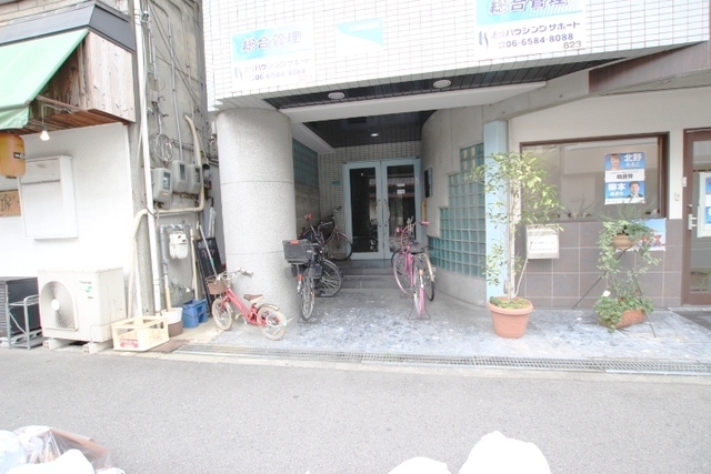 建物エントランス