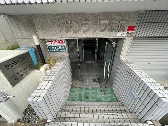 建物エントランス