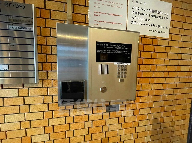 建物エントランス