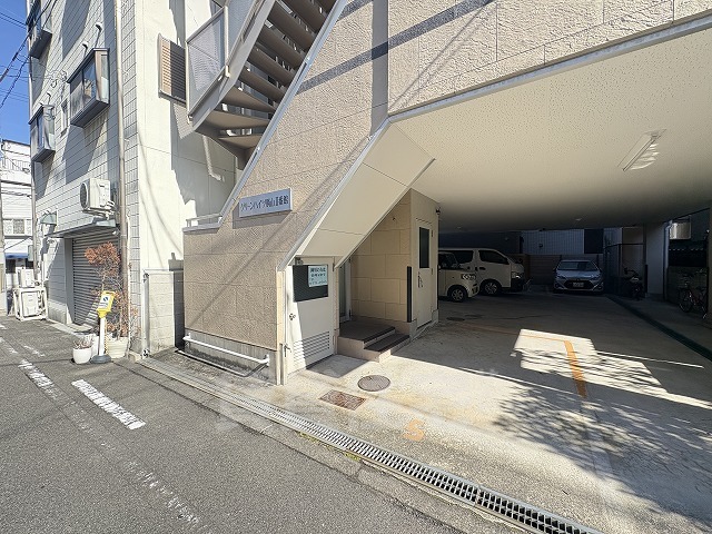 建物エントランス