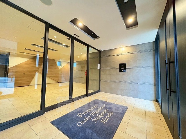 建物エントランス