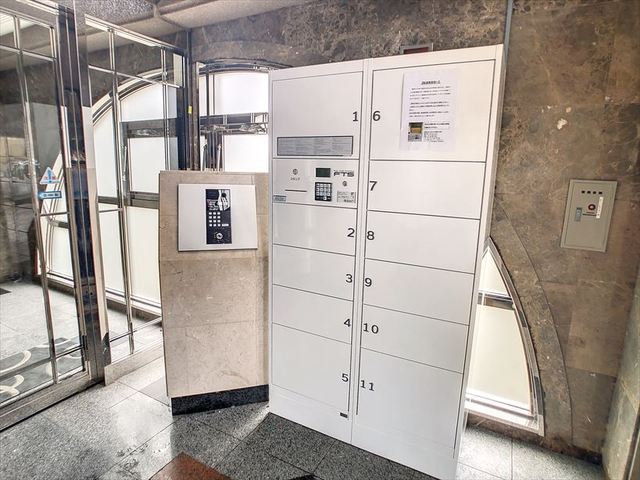 建物エントランス