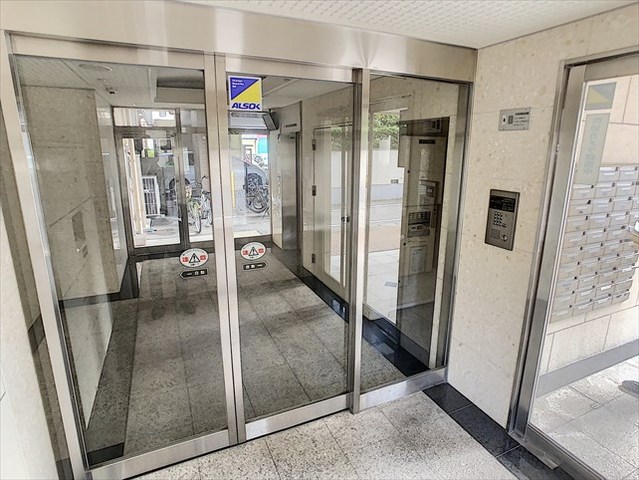 建物エントランス