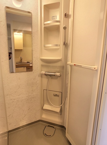 シャワールーム