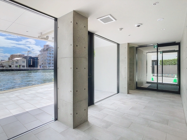 建物エントランス