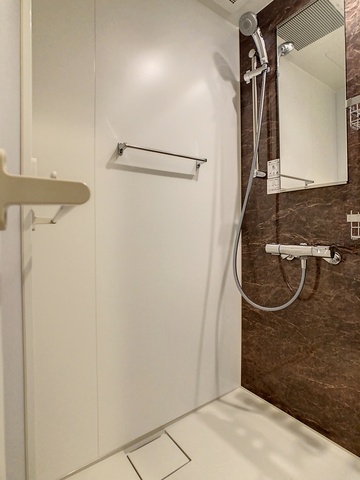 シャワールーム