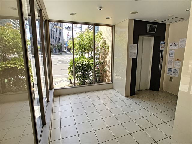 建物エントランス