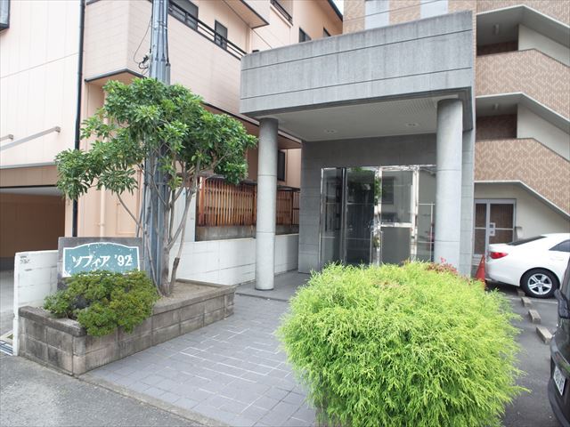 建物エントランス