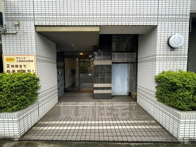 建物エントランス