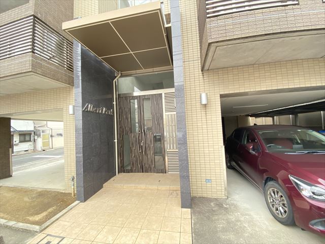 建物エントランス