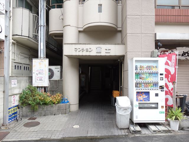 建物エントランス