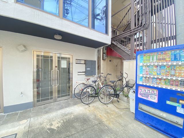 建物エントランス